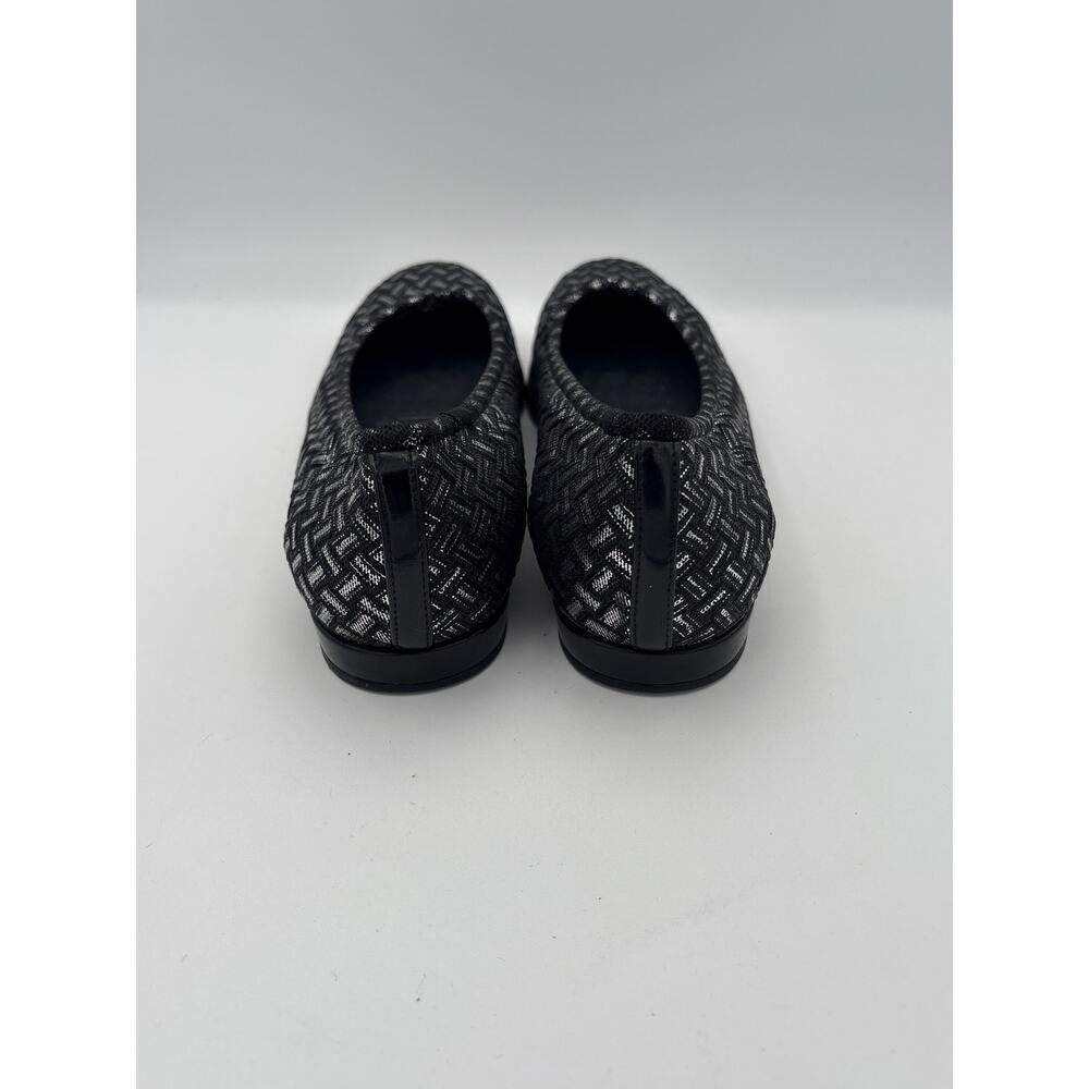 Women’s Stuart Weitzman Size 7 Black & Silver Patterned Flats - Picture 4 of 6